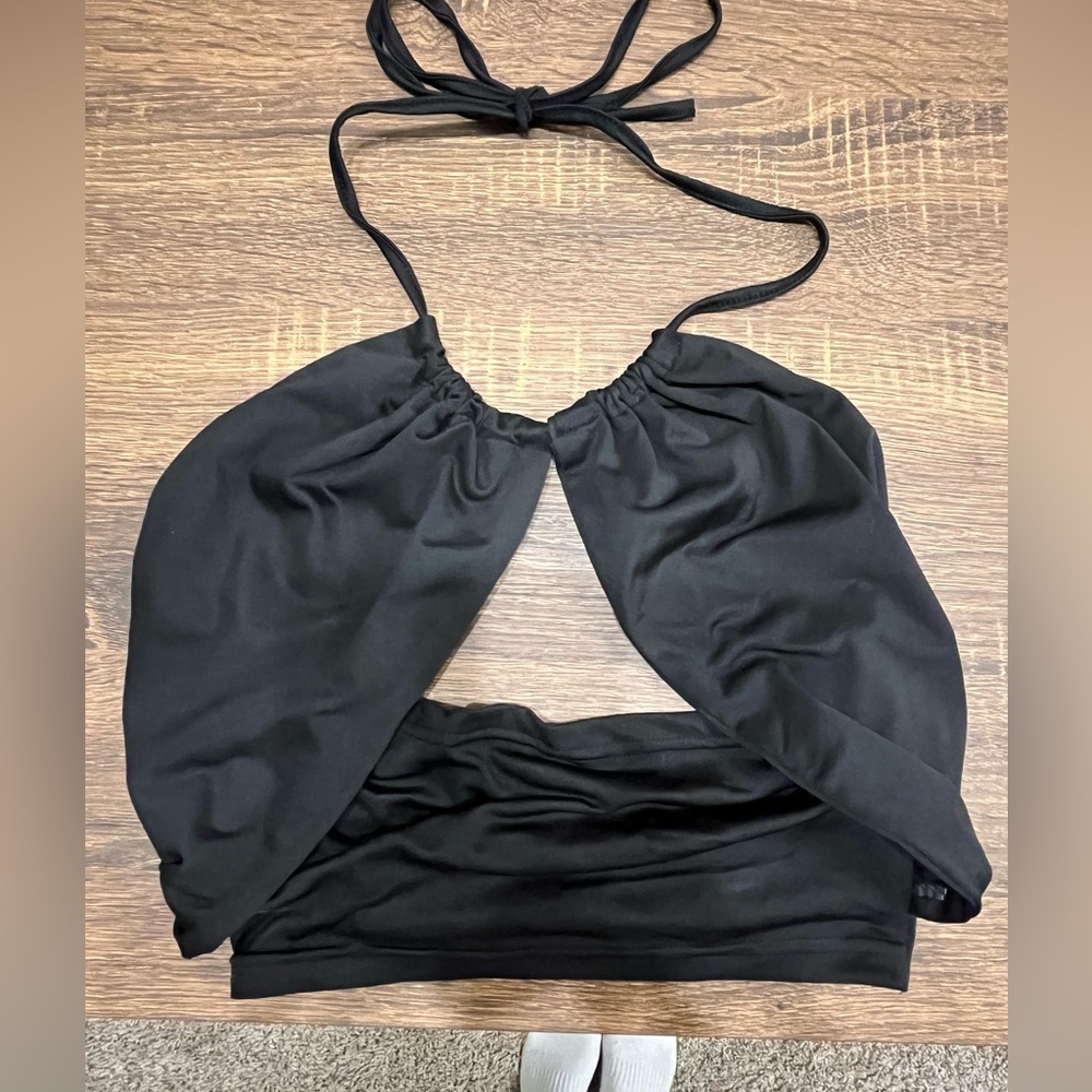 Black crop top